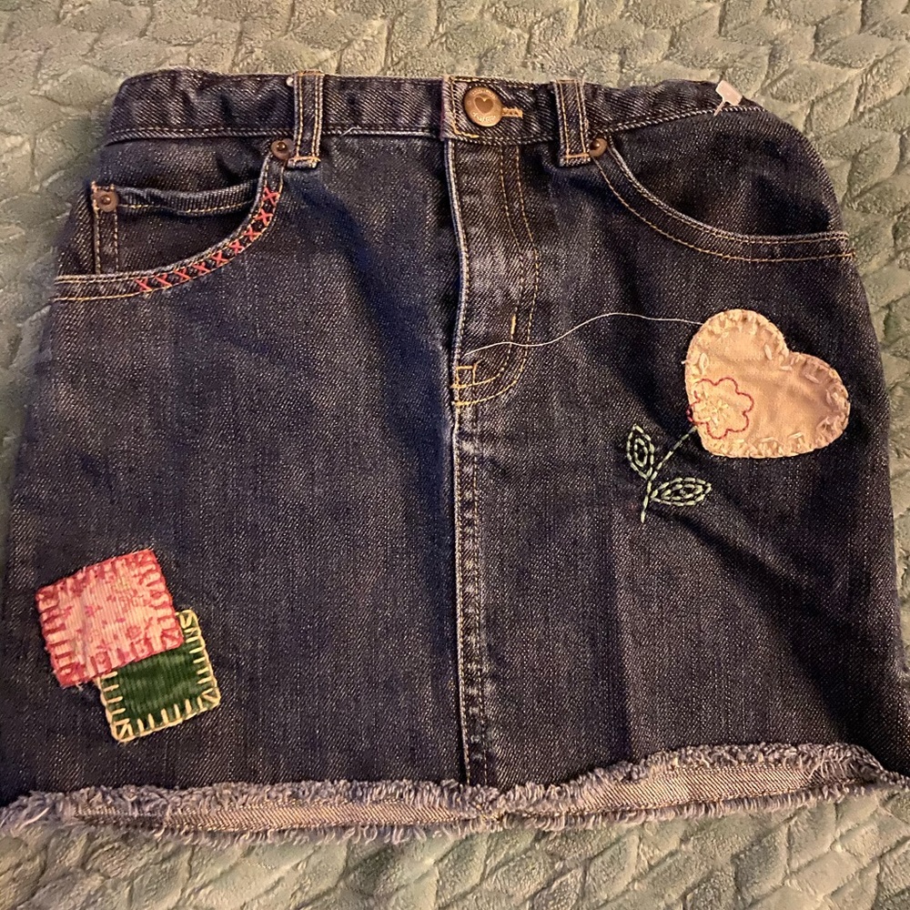 Super cute gap jean skirt with patches